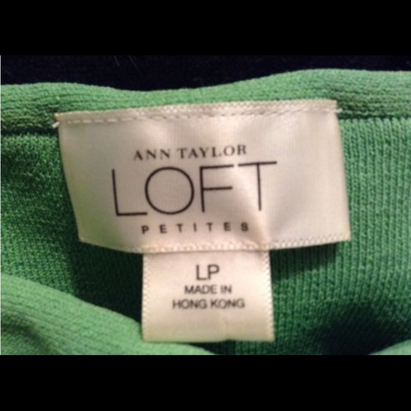 🌻LOFT petites sleeveless top.🌻 - Picture 4 of 4